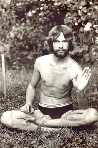 1970s-Yoga-Practice-e1435559084233